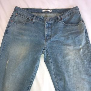 Levi’s Boyfriend Jeans